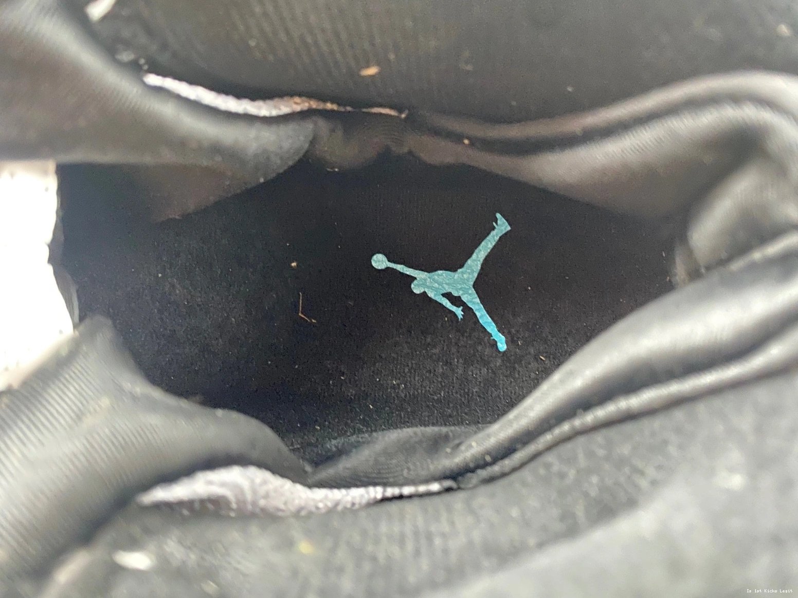 University Jordan - Retro CT8019-140 9 Blue 0404